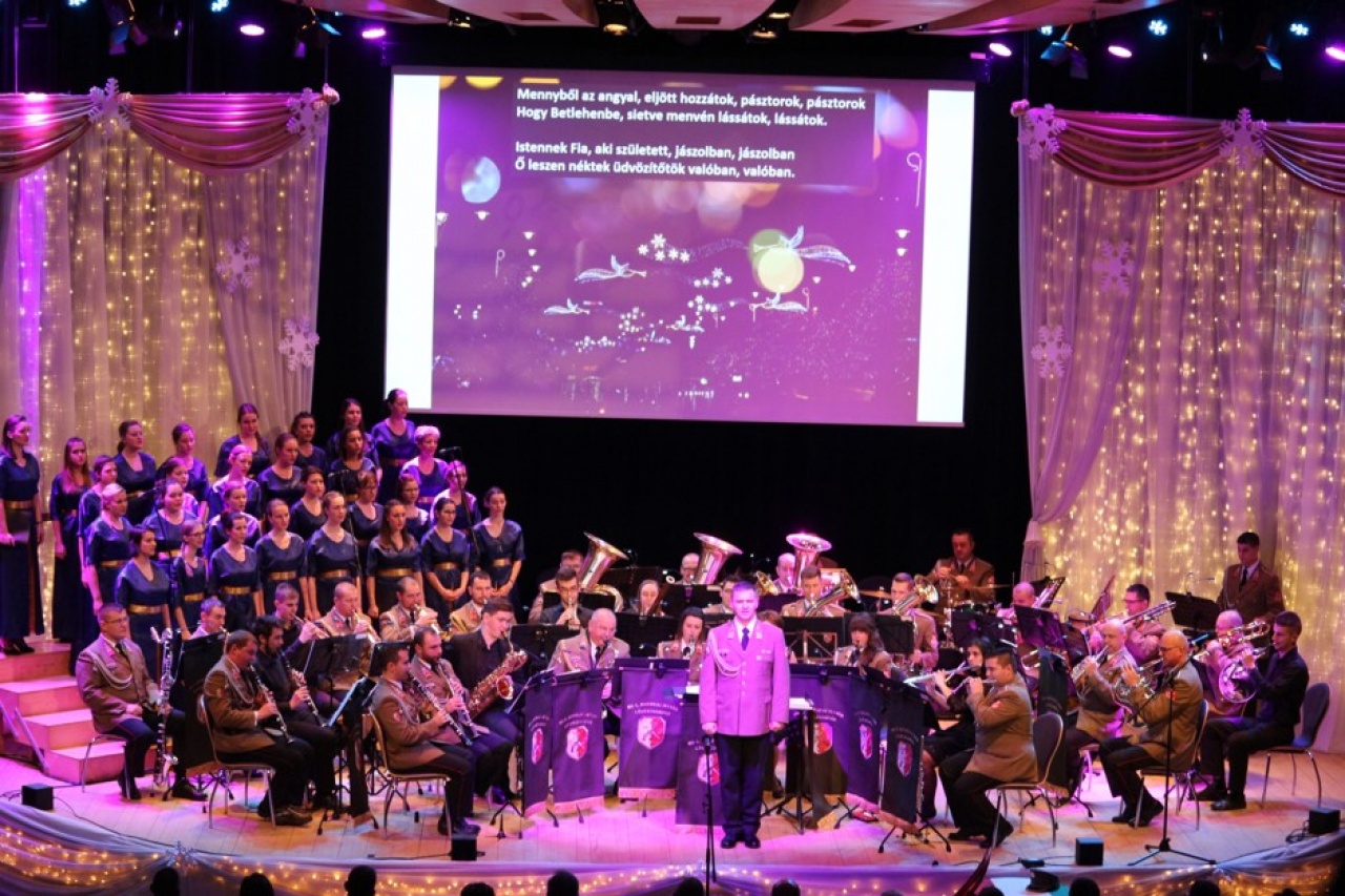 A Nyíregyházi Egyetem kórusának adventi hangversenyei – Debrecen, Nyíregyháza, Paszab