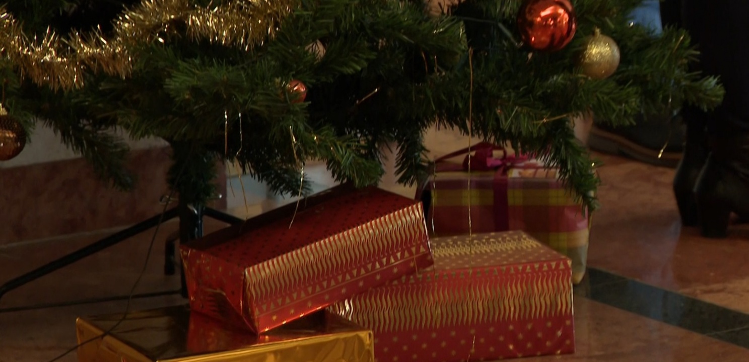 Könyvajándék a hajdúdorogi görögkatolikus oktatási intézmény diákjainak 