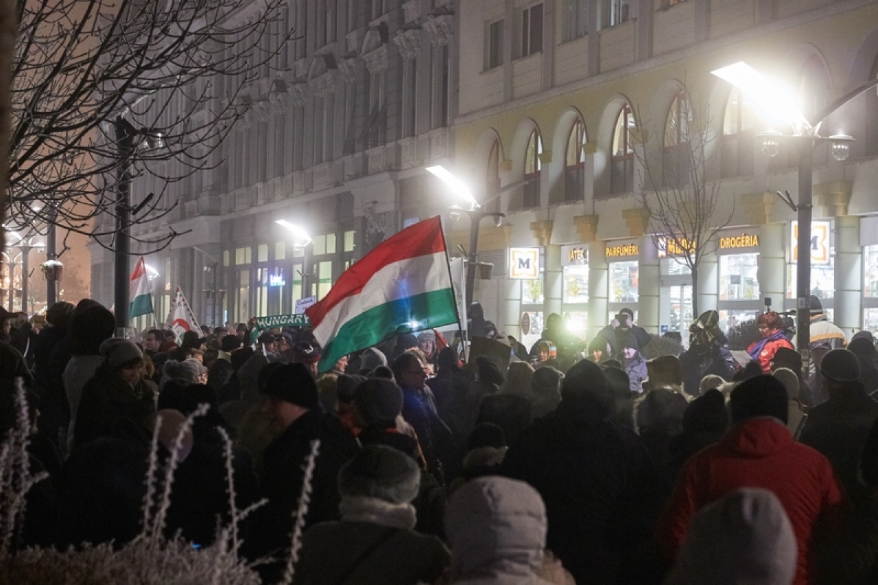 Ellenzéki demonstráció volt szerdán este Nyíregyháza belvárosában
