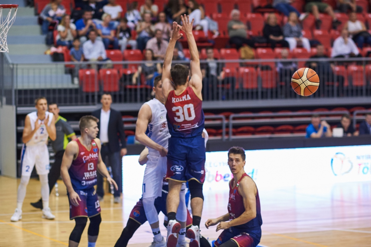 A Blue Sharks sem tudta megállítani a Veszprémet a kosárlabda bajnokságban