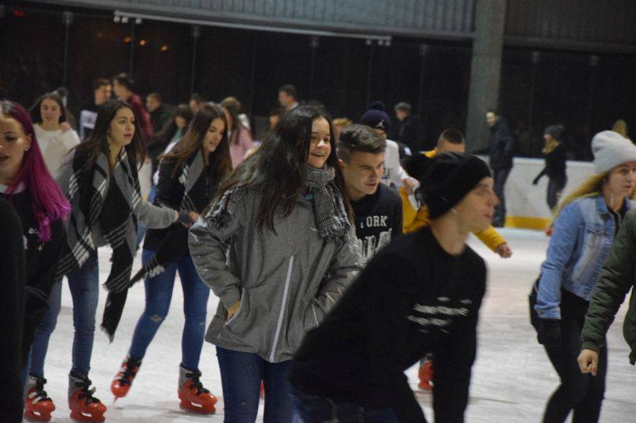 Ma zárva van, de keddtől egész ünnepek alatt nyitva tart a jégpálya