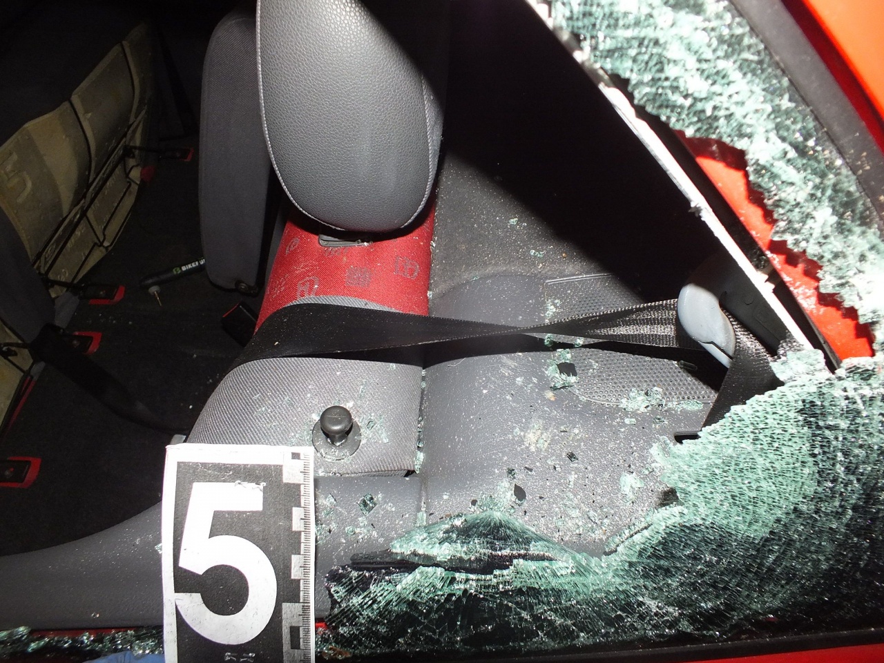 Autókat tört fel Nyíregyházán – A rendőrök elfogták, beismerte tettét