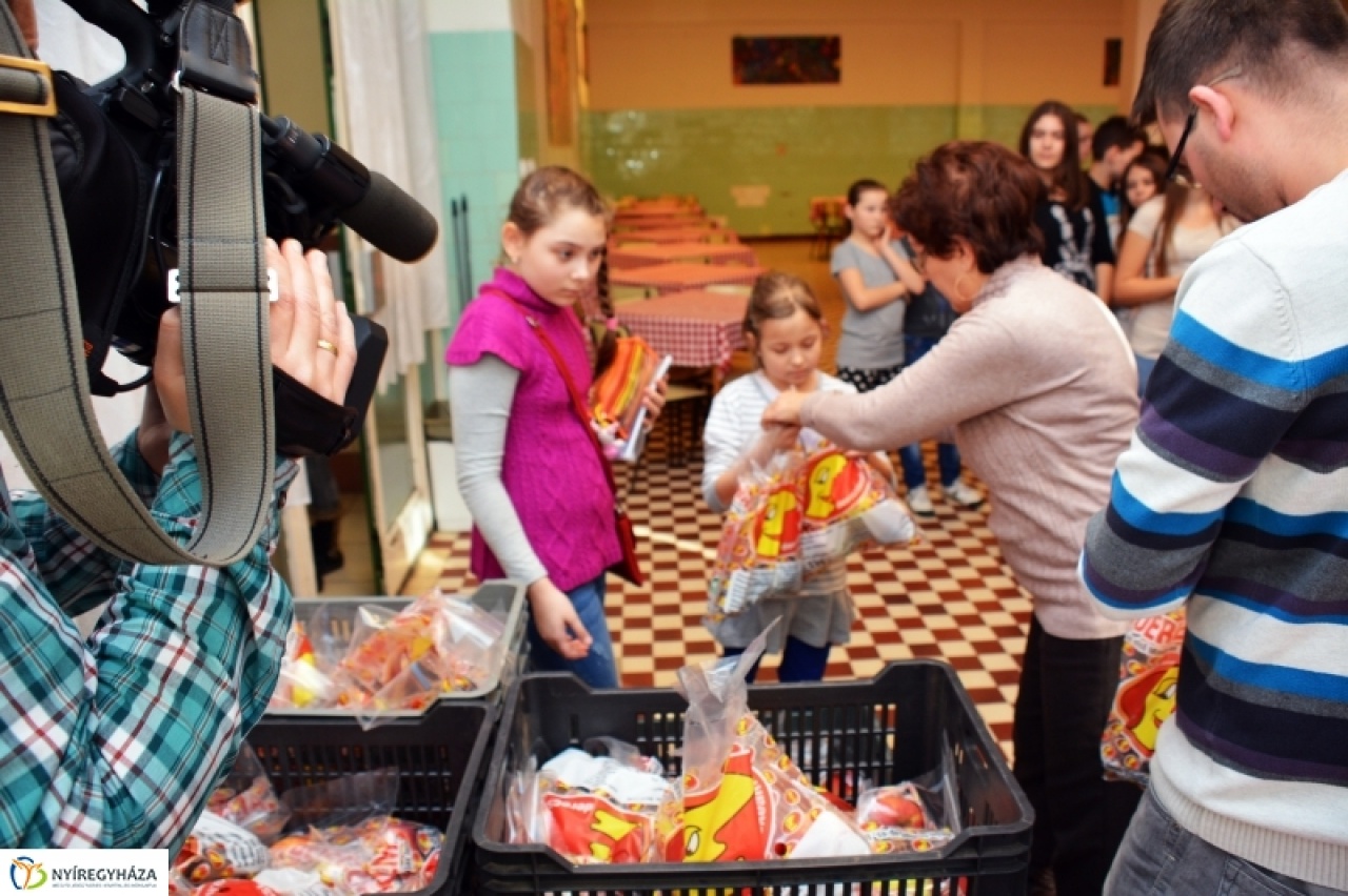 200 család kap ingyen zöldséget és gyümölcsöt