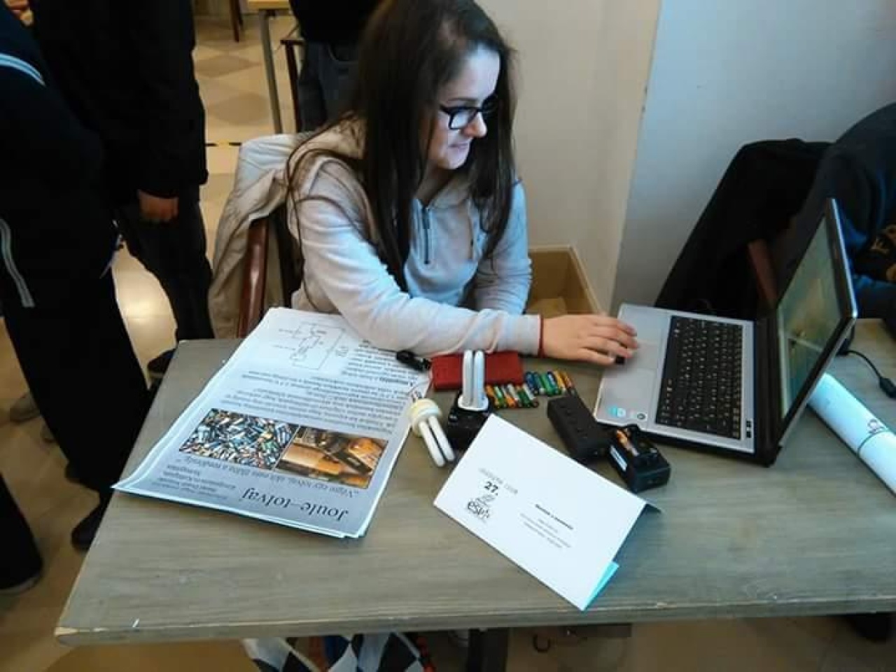 Enikő elem(é)ben van