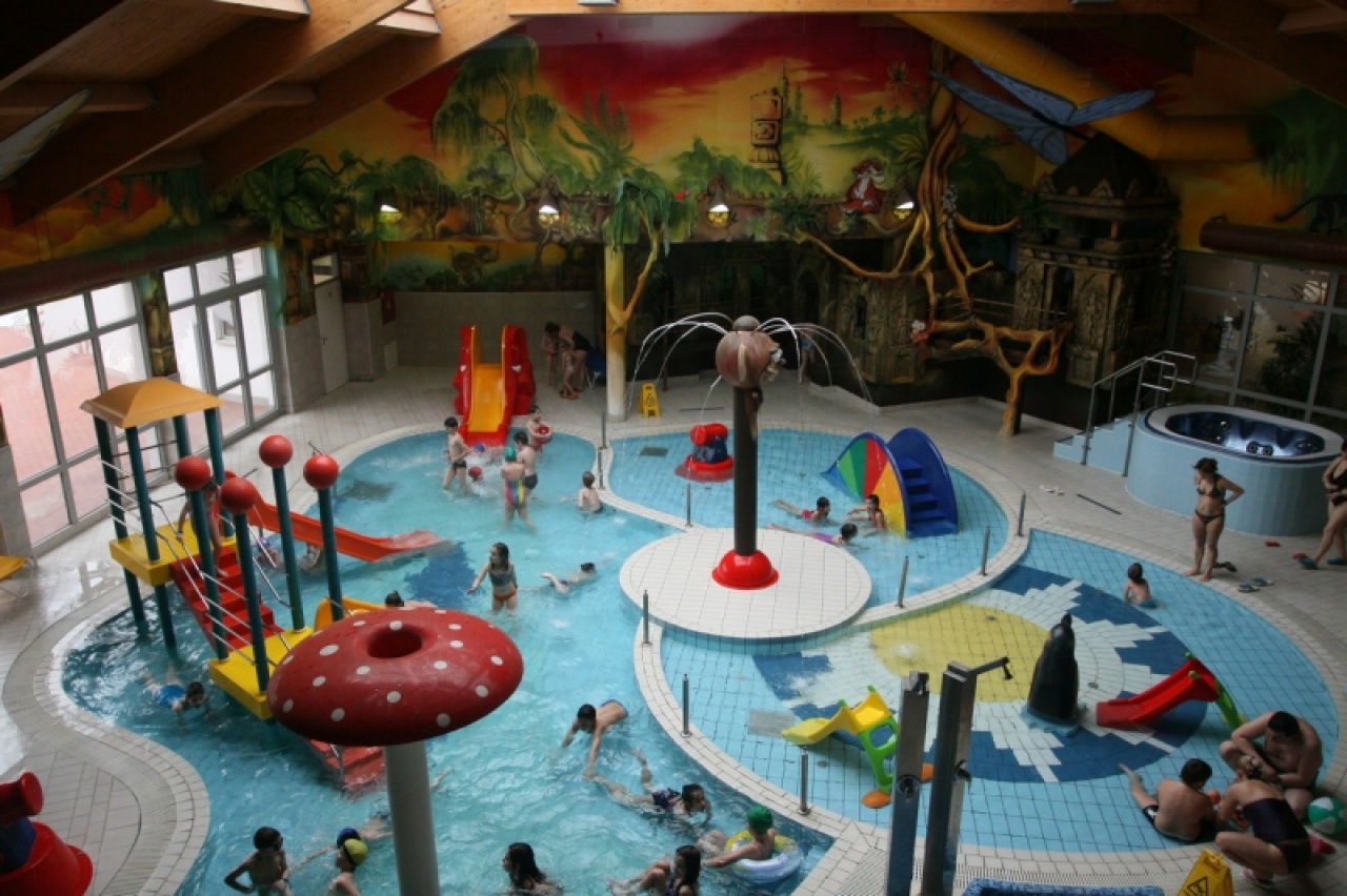 Megnyitotta kapuit a fürdő