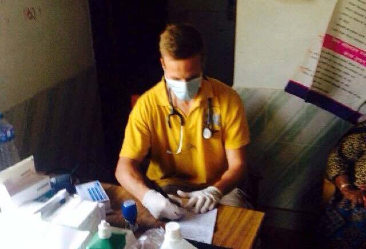 Nyíregyházi orvos segített Nepálban