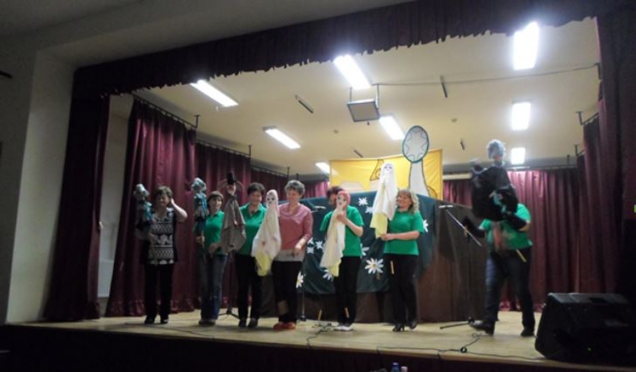 Mitetszik bábcsoport a Tündérkertben