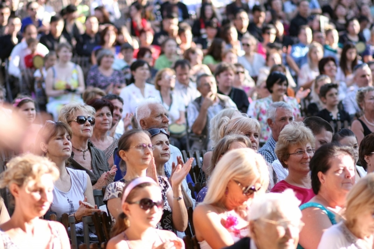 Kern, Rékasi, Stohl a szabadtérin