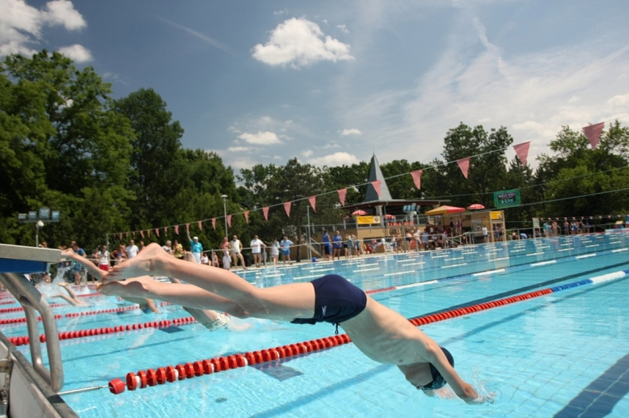Az úszók Sóstón, az atléták Budapesten állnak rajthoz